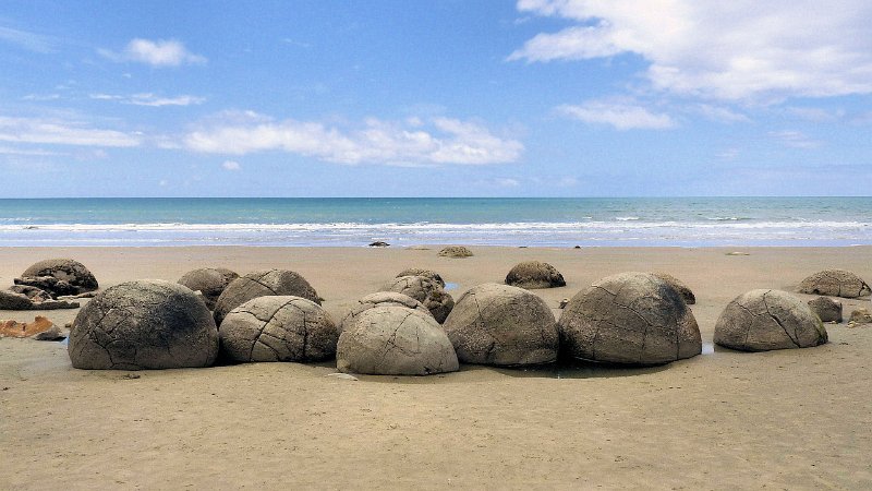 F (142) Moeraki Boulders.JPG